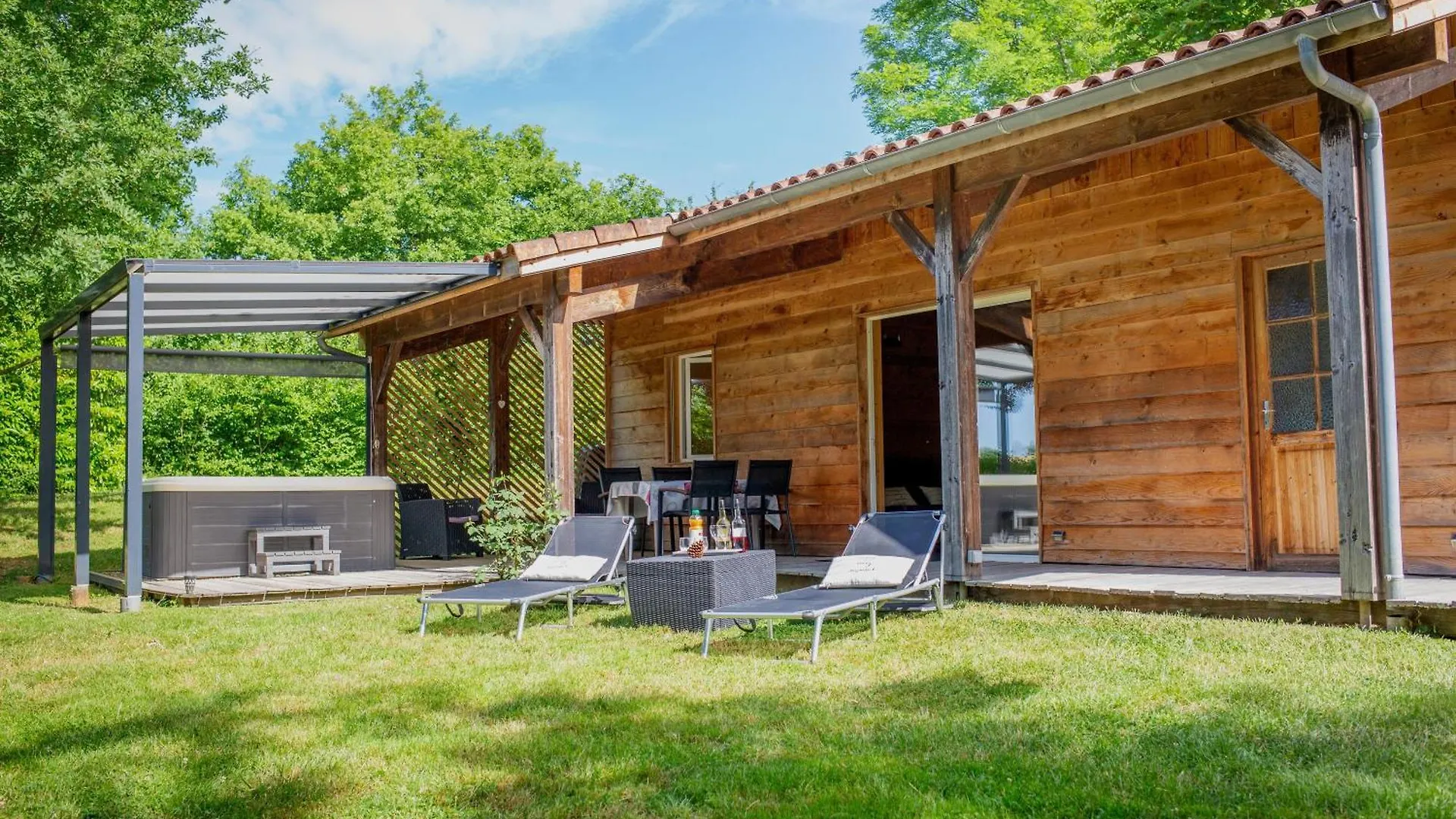 Les Chalets De Barruerot - Spa Peyrusse-Grande 0*,  France